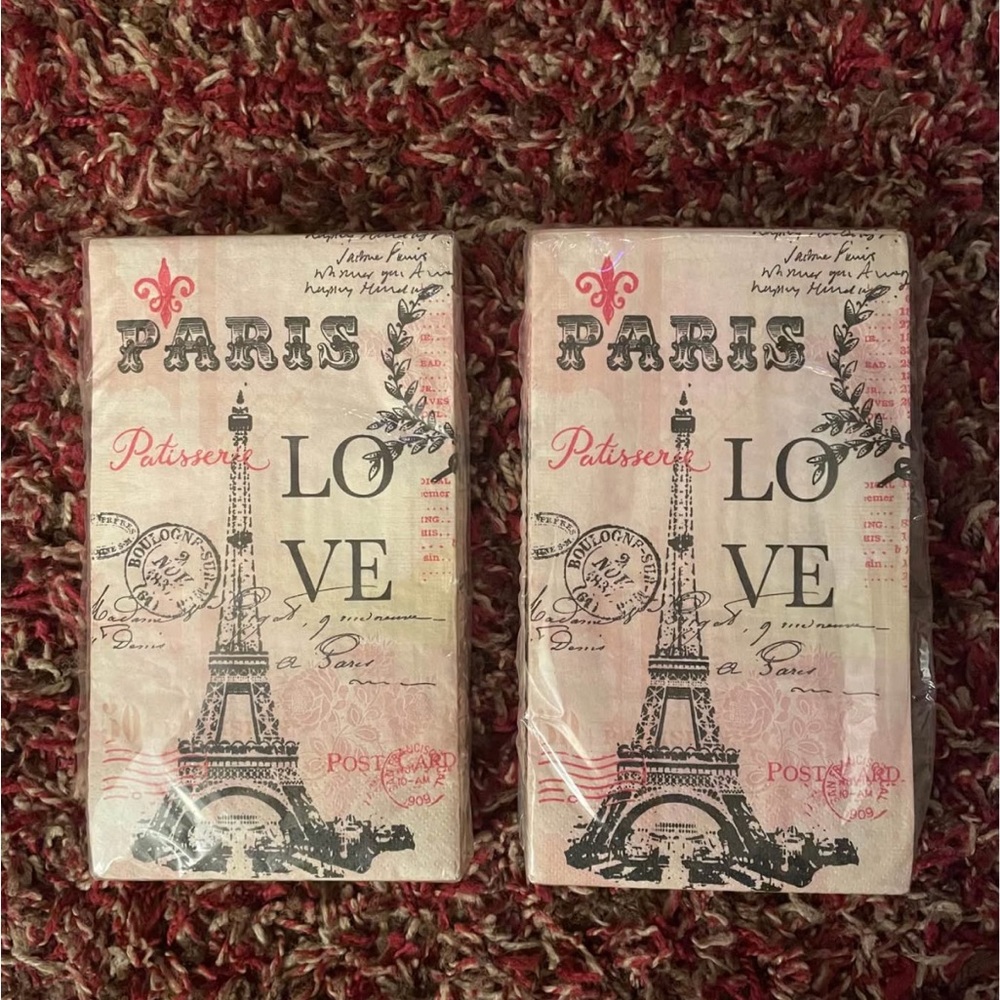 NWT Paris 2 Ply Guest Towels